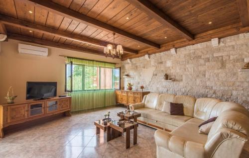 Hostal E-m Apartments With Private Pool