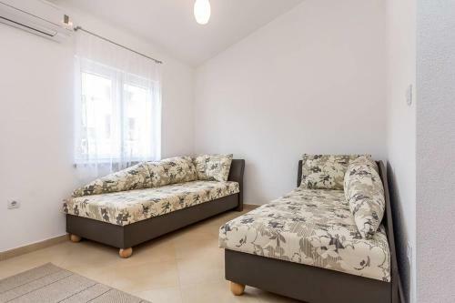 Apartments Saraje