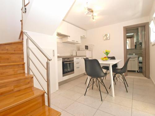 House Doris 1559