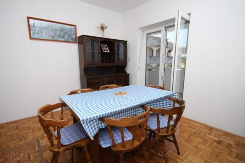Apartment Metajna 527c