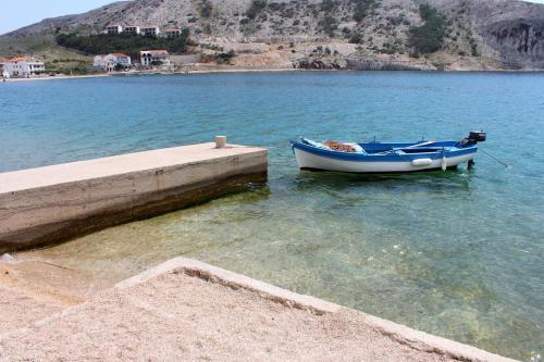 Hostal Triple Room Metajna 6378f