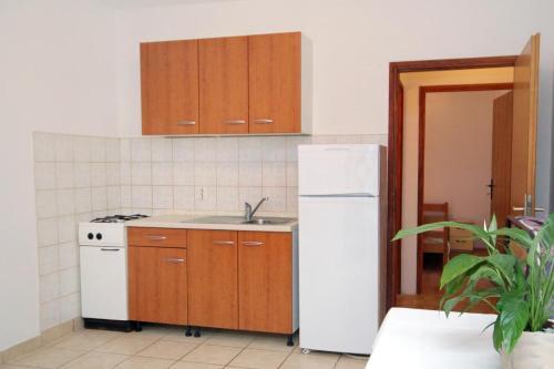 Apartments By The Sea Metajna (pag) - 6465