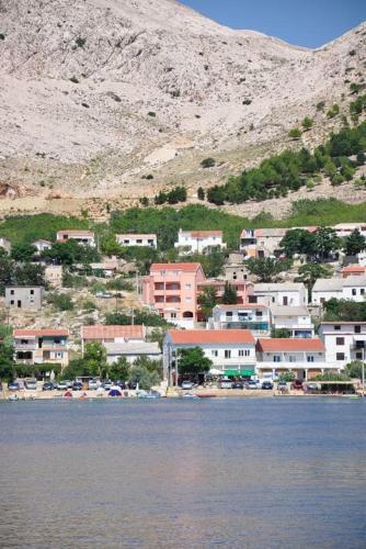 Hostal Triple Room Metajna 6487n