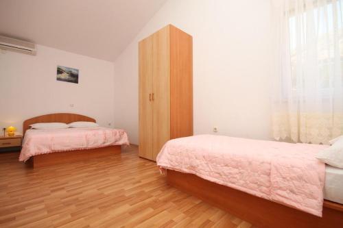 Apartment Metajna 6503d