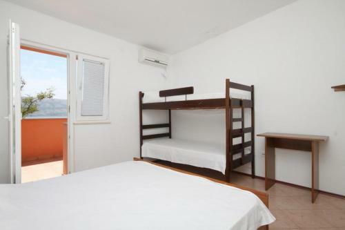 Hostal Quadruple Room Metajna 6487g