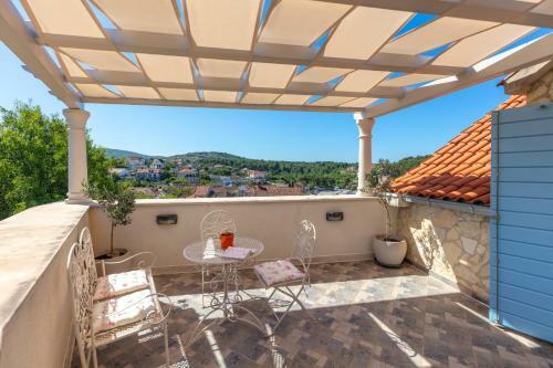 Milna Villa Sleeps 7 Pool Air Con Wifi