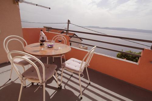 Apartments By The Sea Pisak (omis) - 12545