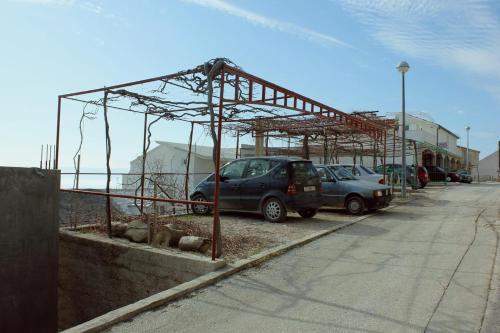 Apartments By The Sea Pisak (omis) - 7570