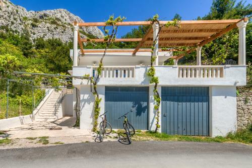 Adria House