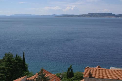 Apartments By The Sea Pisak (omis) - 2742