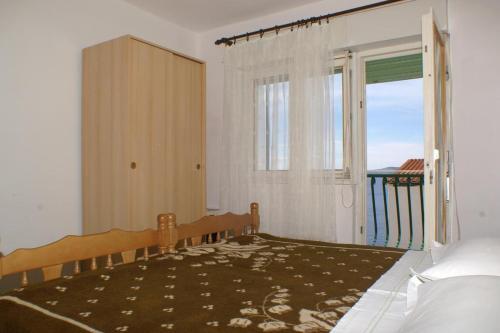 Apartments By The Sea Pisak (omis) - 2742