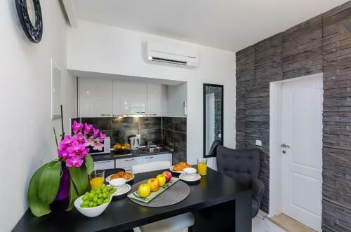 Mata Family Apartments