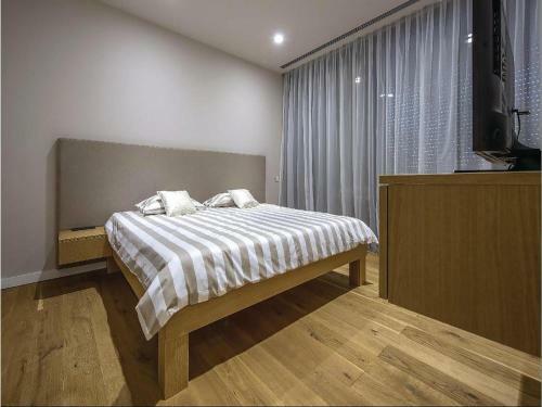 Six-bedroom Holiday Home In Murter