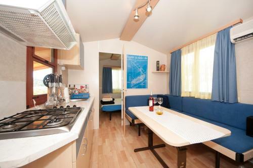 Apartamentos Holiday Home Robinzon
