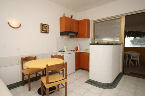 Apartments By The Sea Preko (ugljan) - 8515