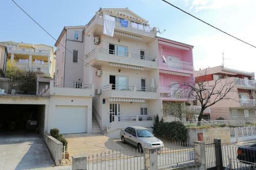 Apartments With A Parking Space Podstrana (split) - 10348