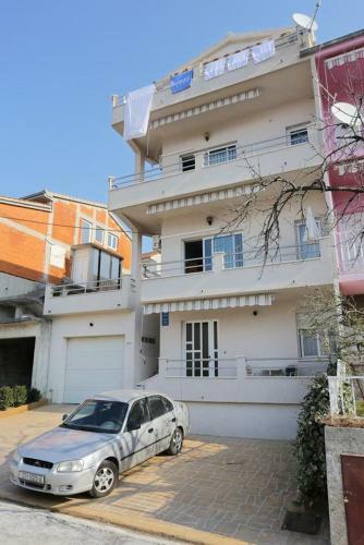 Apartments With A Parking Space Podstrana (split) - 10348