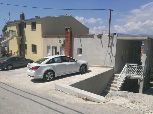 Apartments With A Parking Space Podstrana (split) - 15377