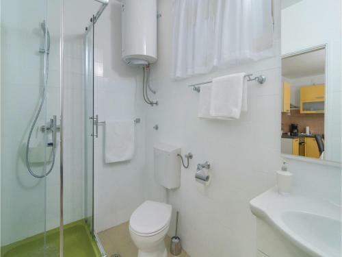 Two-bedroom Holiday Home In Podstrana