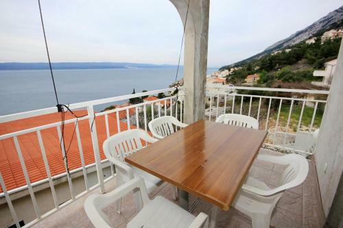 Apartments By The Sea Pisak (omis) - 9456