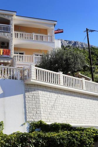 Apartments By The Sea Pisak (omis) - 10323