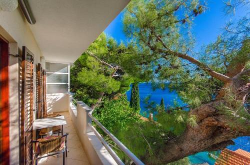 Apartments By The Sea Pisak (omis) - 2802