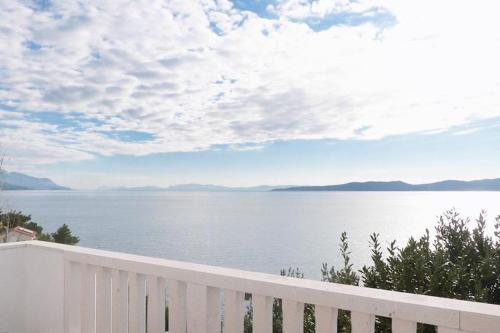 Apartments By The Sea Pisak (omis) - 2750