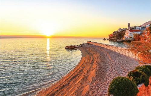 Holiday Home Pisak With Sea View 05