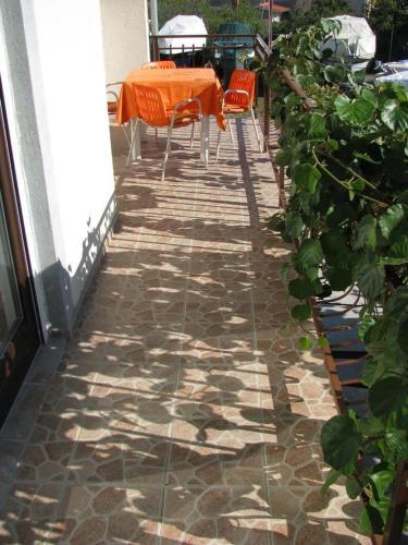Apartments With A Parking Space Pirovac (sibenik) - 13263