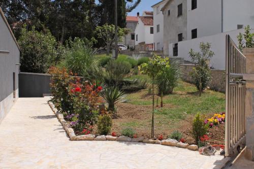 Apartment Petrcane 3283a