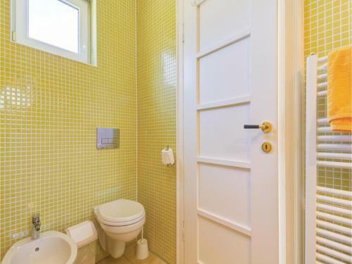 Three-bedroom Holiday Home In Peroj