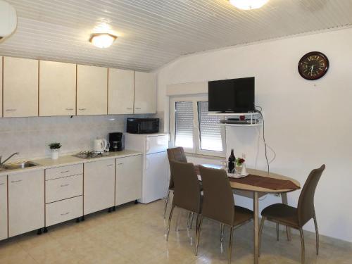 Apartment Haus Branimir (vir105)