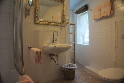 Hostal Weinhaus Moselsch�nke