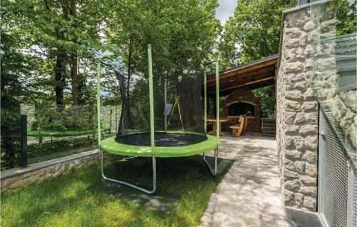 Three-bedroom Holiday Home In Ozalj