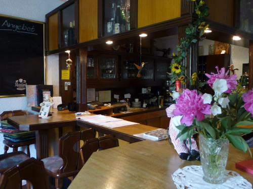 Hostal Hotel L�wenhof