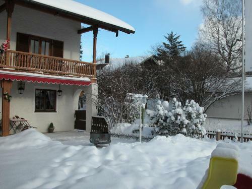 Zum Hirschhaus Hotel-restaurant