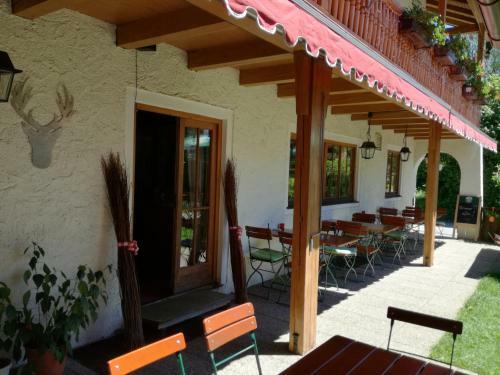 Zum Hirschhaus Hotel-restaurant