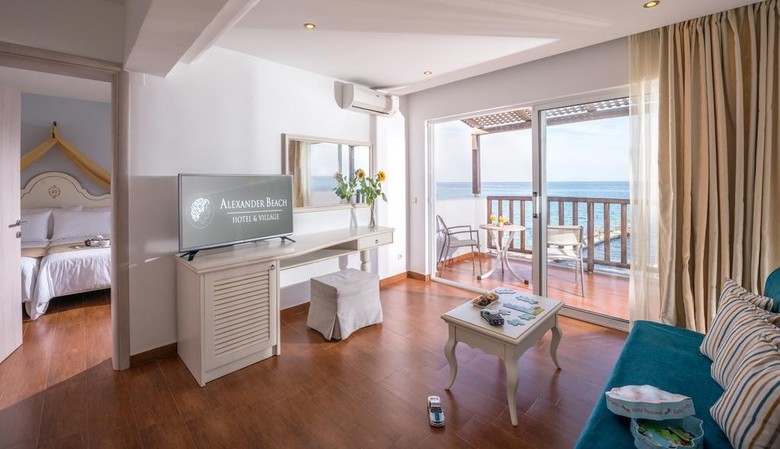 Alexander Beach Hotel & Village (.)
