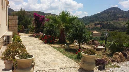 Bed & Breakfast La Suite Di Segesta