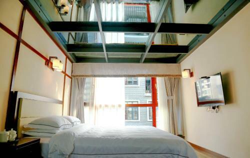 Dongjiang Lake Mountain Mist Inn