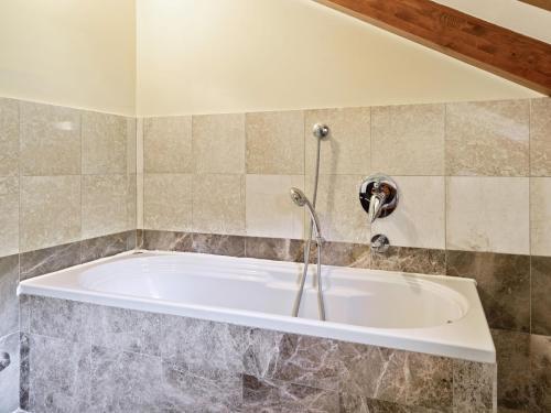Apartamentos Modern Mansion With Private Beach At Lake Maggiore