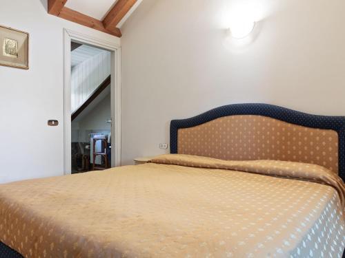 Apartamentos Modern Mansion With Private Beach At Lake Maggiore