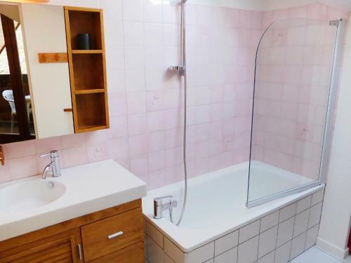 Apartment Pierres Blanches F Et H.20