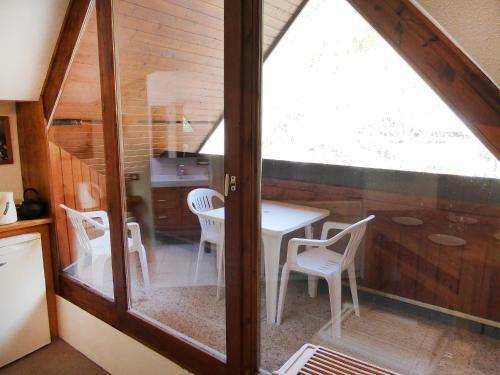 Apartment Pierres Blanches F Et H.20