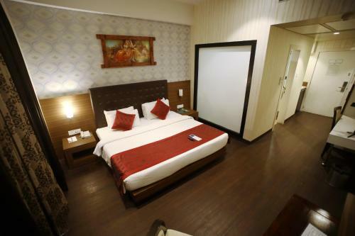 Hotel The Byke Suraj Plaza