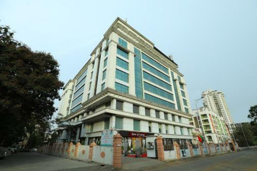 Hotel The Byke Suraj Plaza