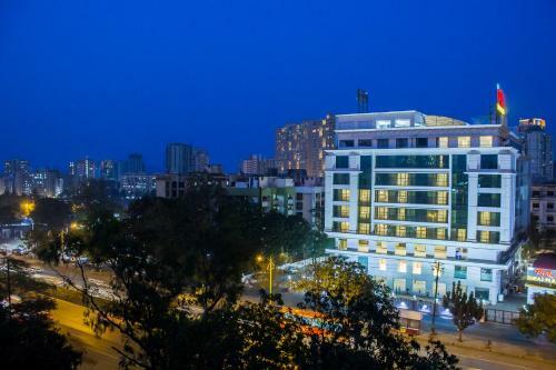 Hotel The Byke Suraj Plaza
