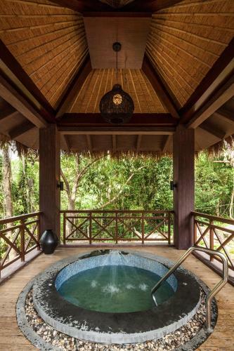 Wuzhishan Yatai Rainforest Resort Hotel