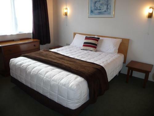 Coachman's Lodge Motel