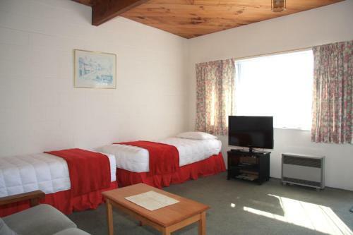 Coachman's Lodge Motel